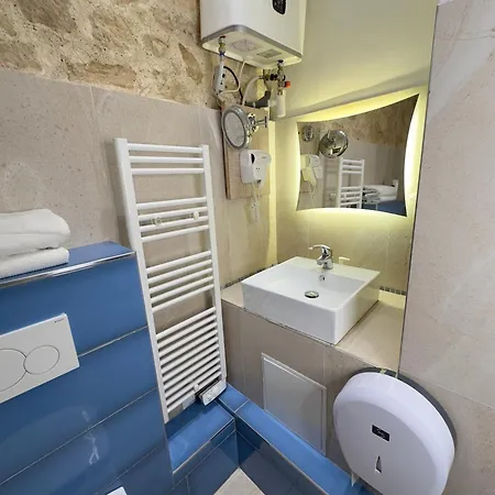 Charles V Flat Ground Floor 파리