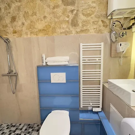 Charles V Flat Ground Floor 아파트 파리