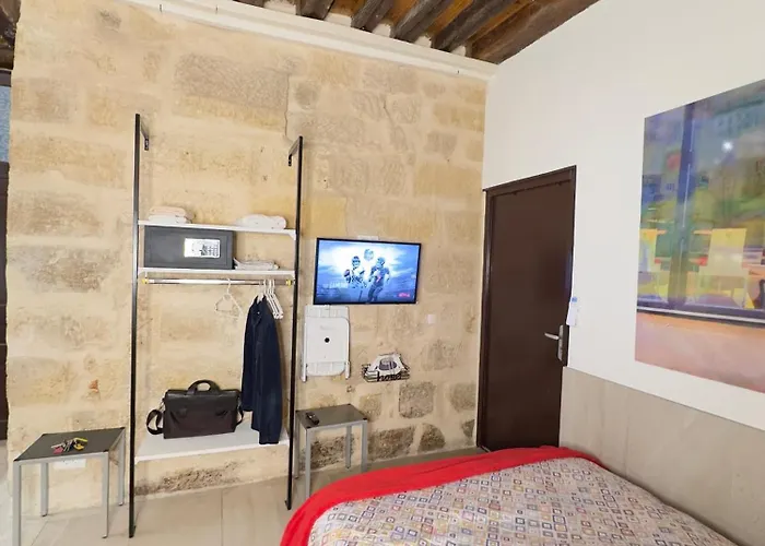 Apartament Charles V Flat Ground Floor Paryż