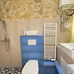 Charles V Flat Ground Floor דירה פריז